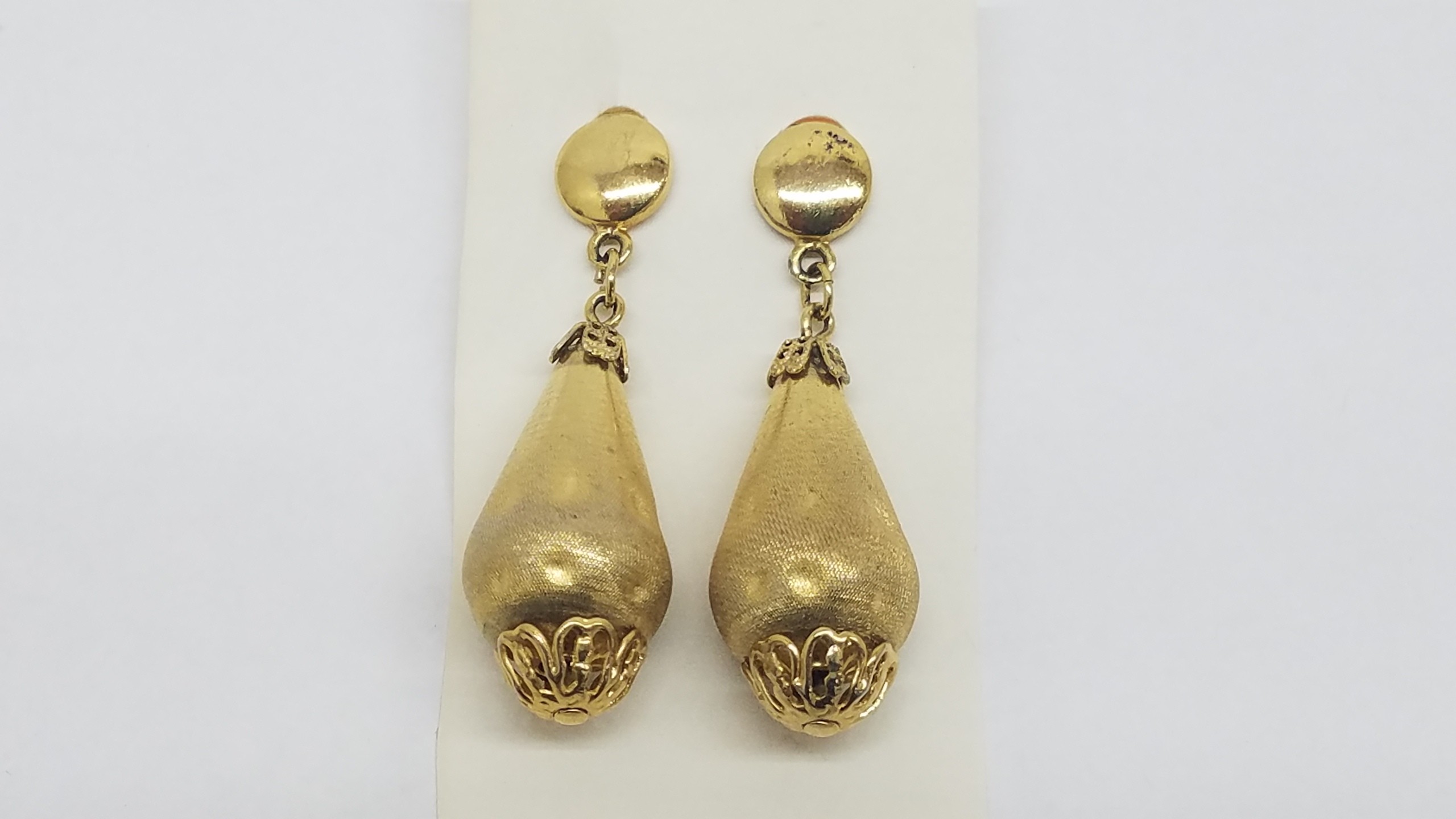 Vintage Gold Tone Dangle Clip On Earrings